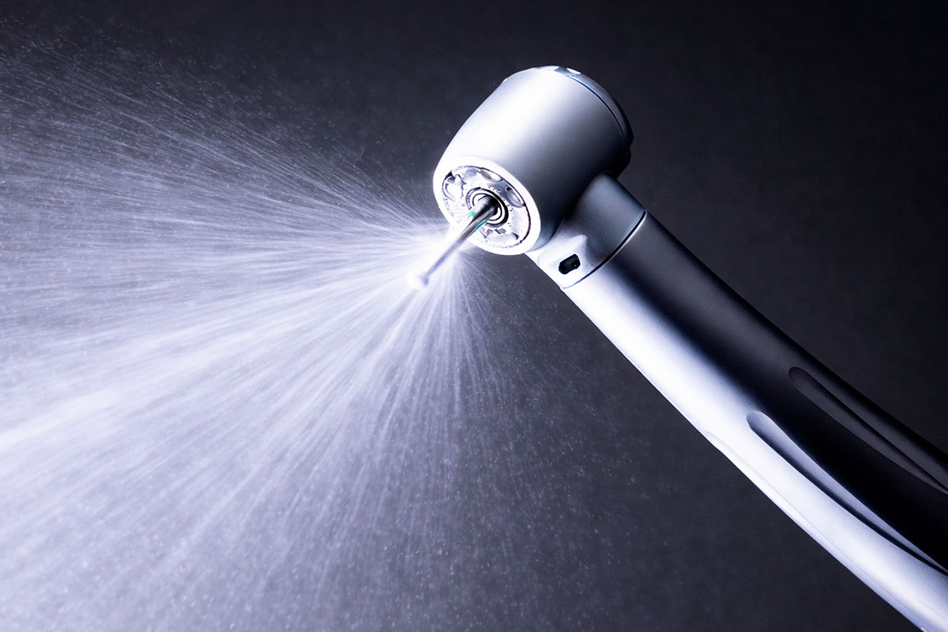 Лечение кариеса и реставрация